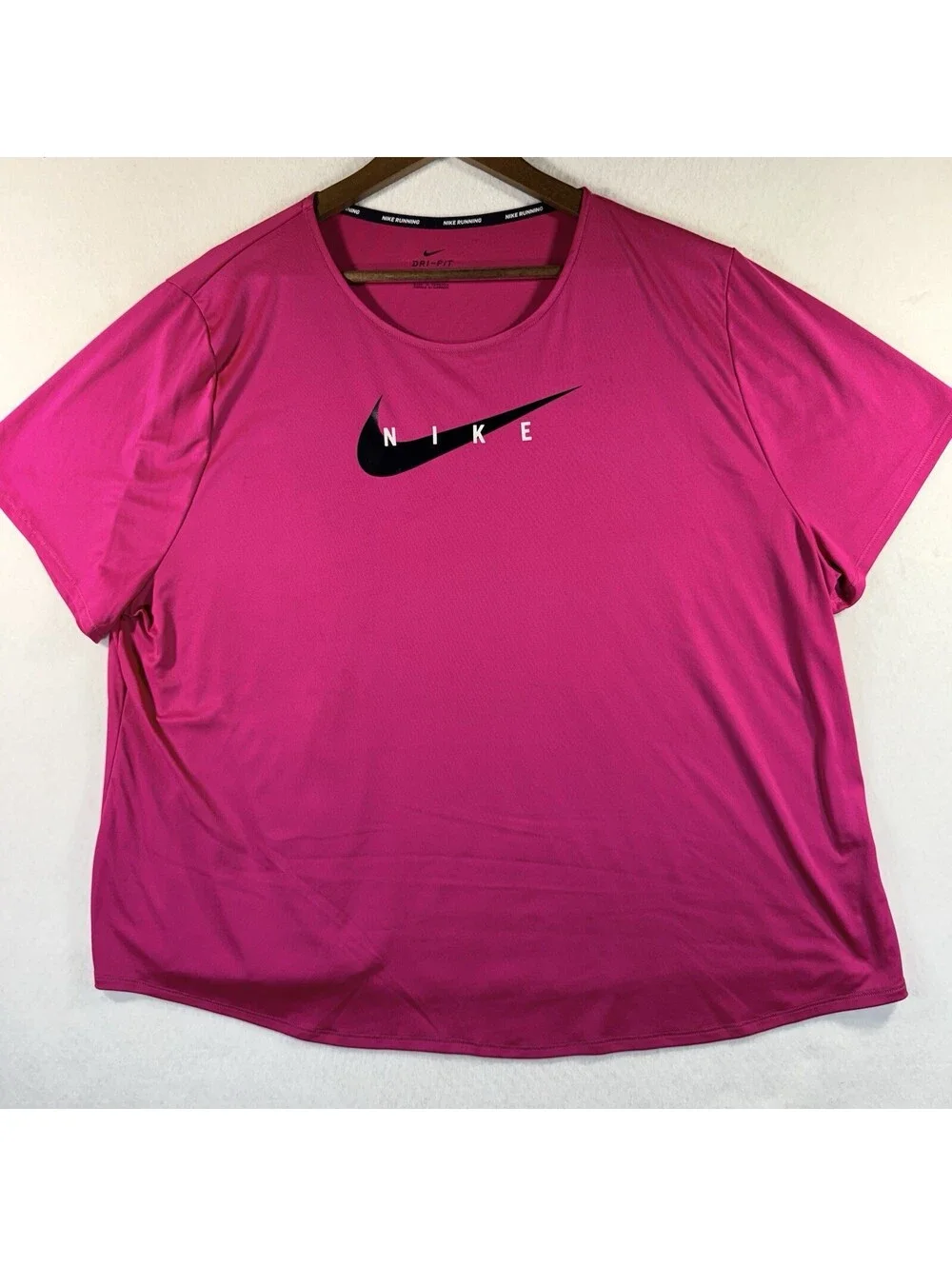 Nike Women's Pink/Fuchsia Dri-Fit Top Short Sleeve 2X